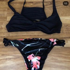 Roxy bikini set